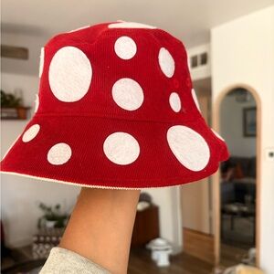 Toad bucket hat